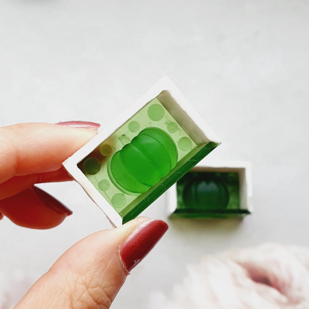 Модель для заливки силиконом Тыква Мини с уже готовой основой и разборными опалубками