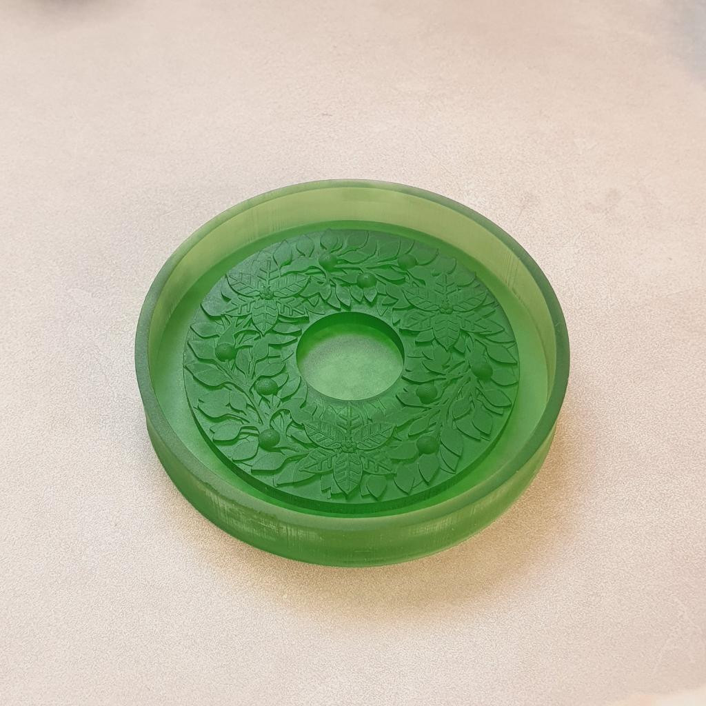 Модель для заливки силиконом Венок мини 55 мм с уже готовой основой и опалубкой