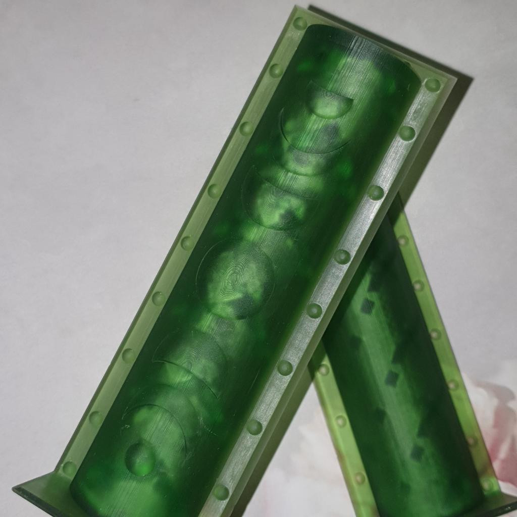 Модель для заливки силиконом Фазы луны с уже готовой основой и разборными опалубками