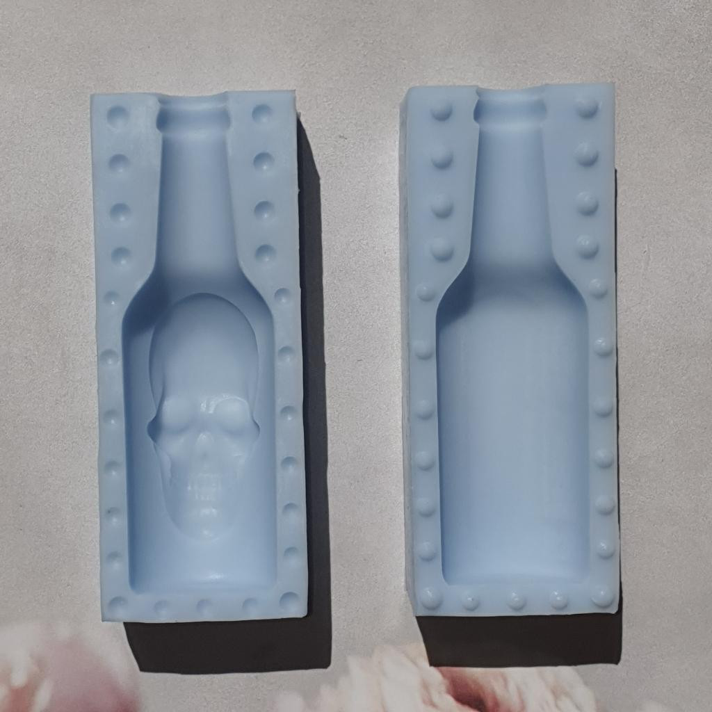 Силиконовая форма "Бутылка с черепом"