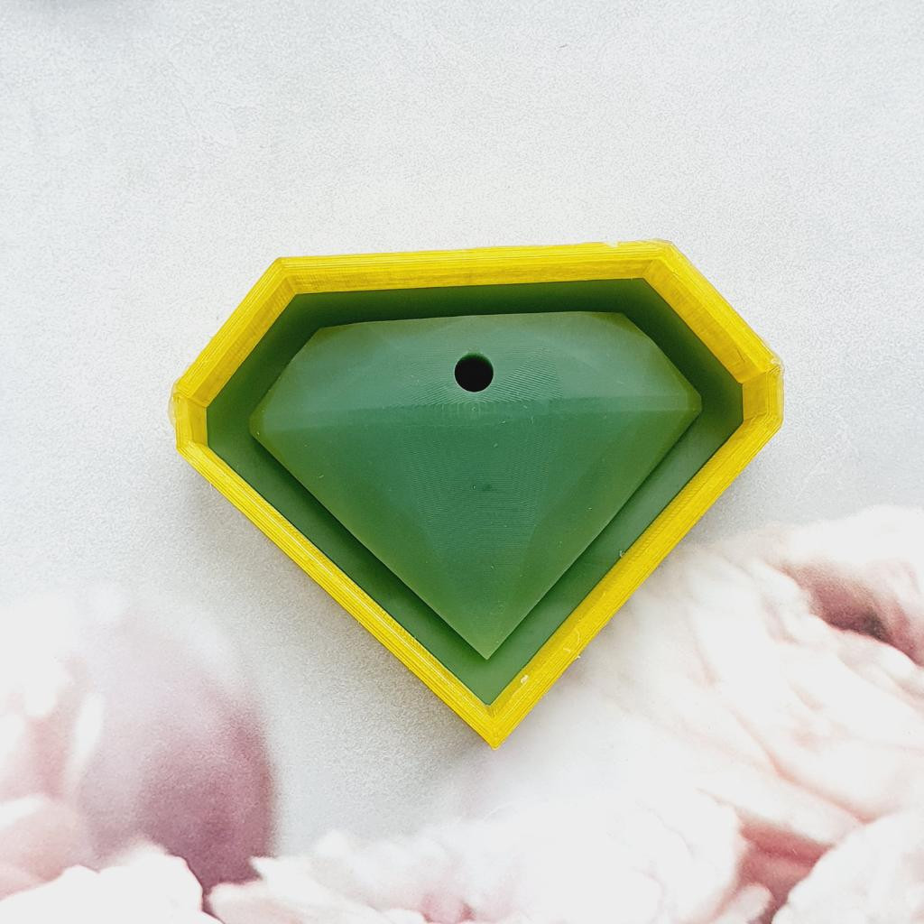 Модель для заливки силиконом Алмаз с уже готовой основой и разборными опалубками