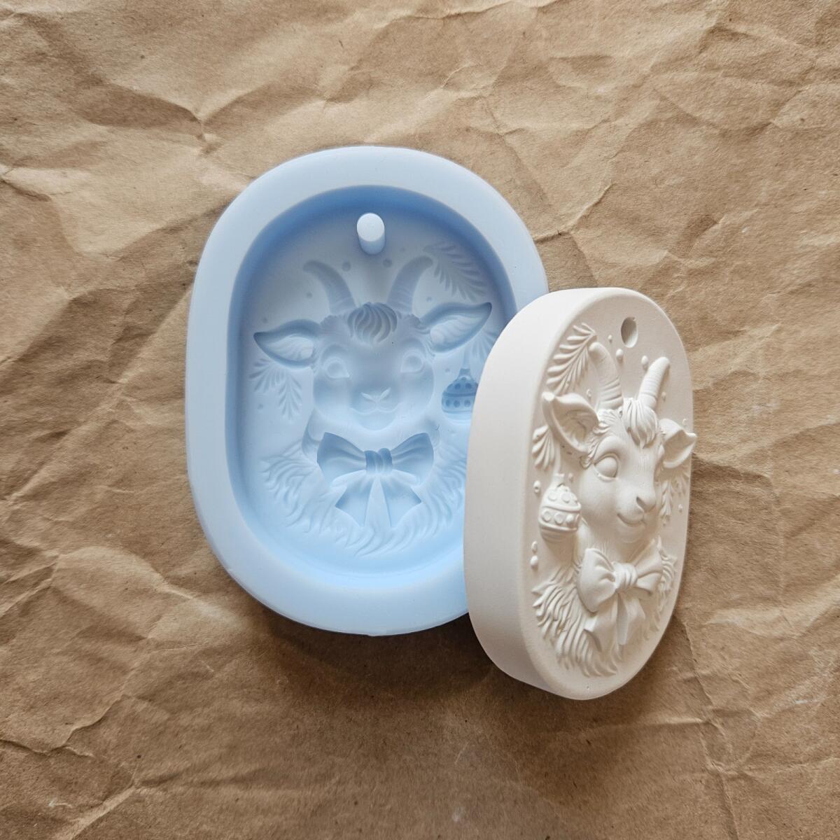 Силиконовая форма саше овал Коза (козленок)