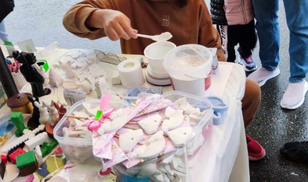 Участники вчерашних мастер-классов прислали нам фотографии!☺️
Одни детки раскрашивали гипсовые фигур