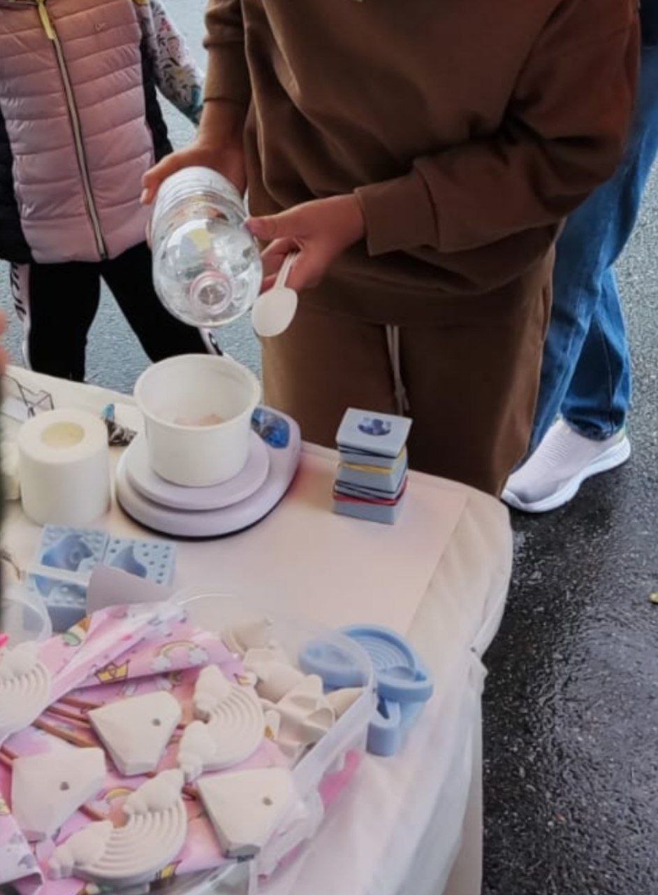 Участники вчерашних мастер-классов прислали нам фотографии!☺️
Одни детки раскрашивали гипсовые фигур