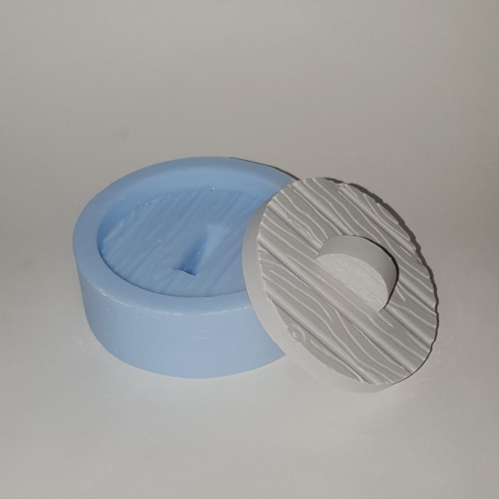 Силиконовая форма 
Котелок на костре

🍀Объем: 151

🍀Размеры:
Диаметр 9 см х 9.5 см
Высота: 6.9 см