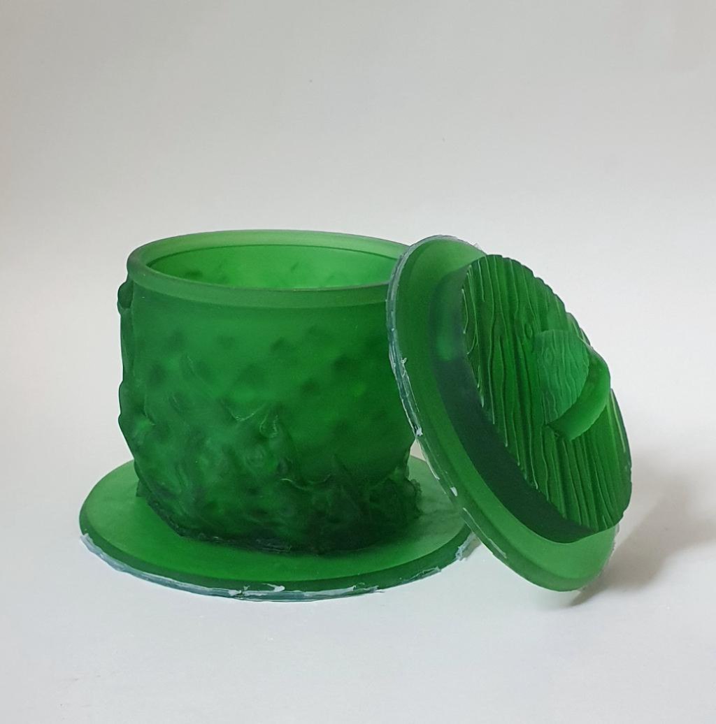 Силиконовая форма 
Котелок на костре

🍀Объем: 151

🍀Размеры:
Диаметр 9 см х 9.5 см
Высота: 6.9 см