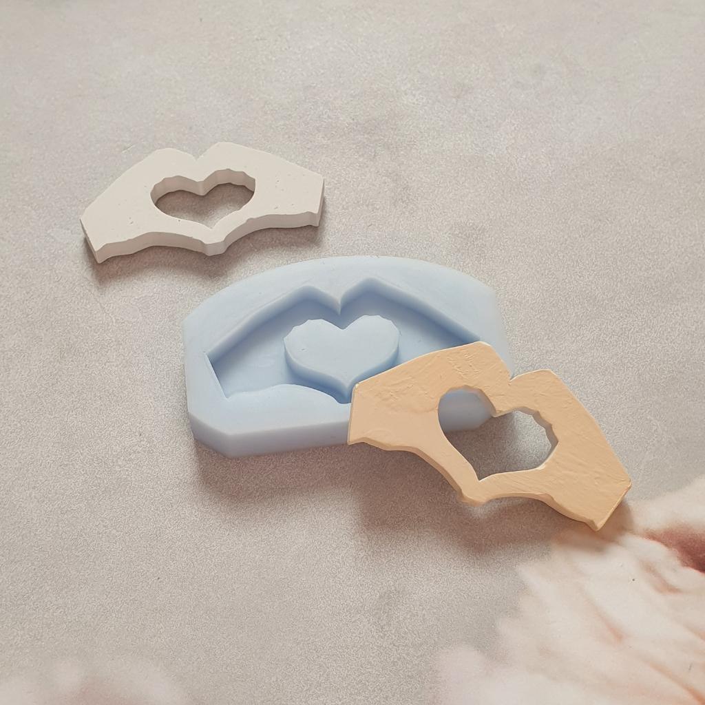 Силиконовая форма  Руки сердечком