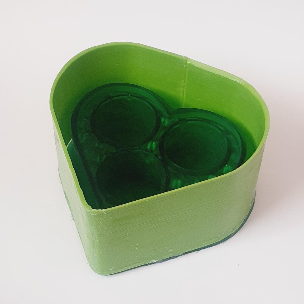 Силиконовая форма  Стакан Сердце 3 отсека с крышкой