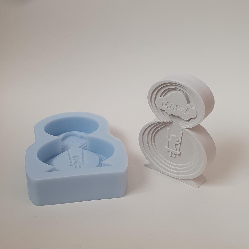 Силиконовая форма  8 марта с девочкой