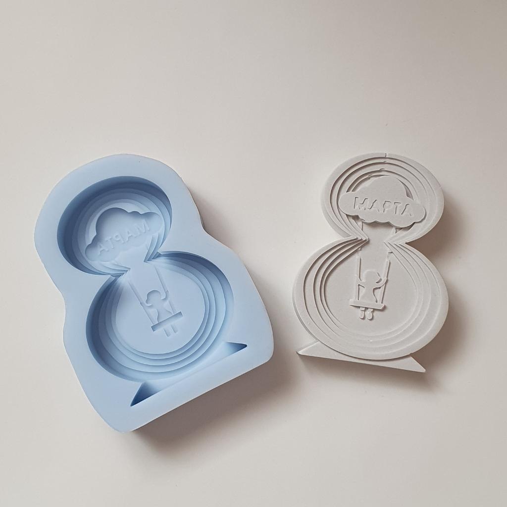 Силиконовая форма  8 марта с девочкой