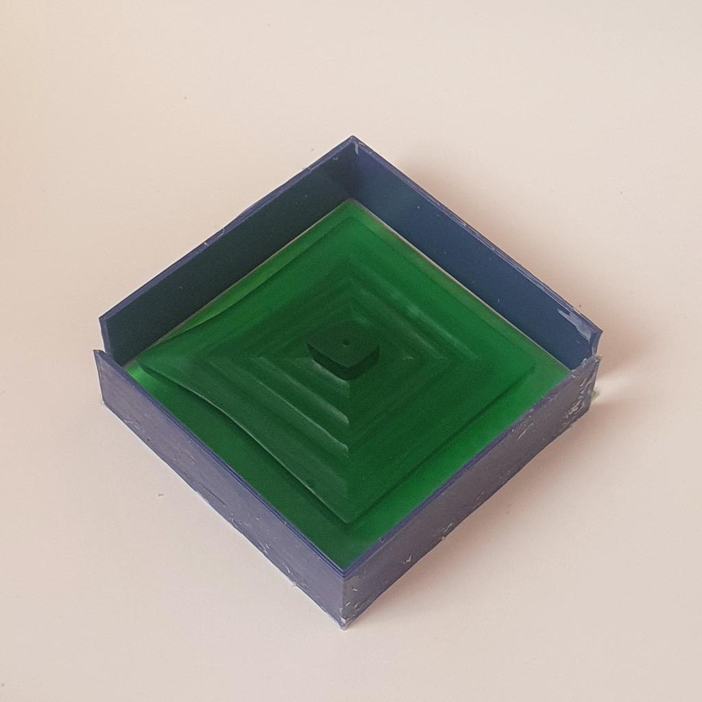 Силиконовая форма  Молочник Квадрат с отверстием для благовония 130