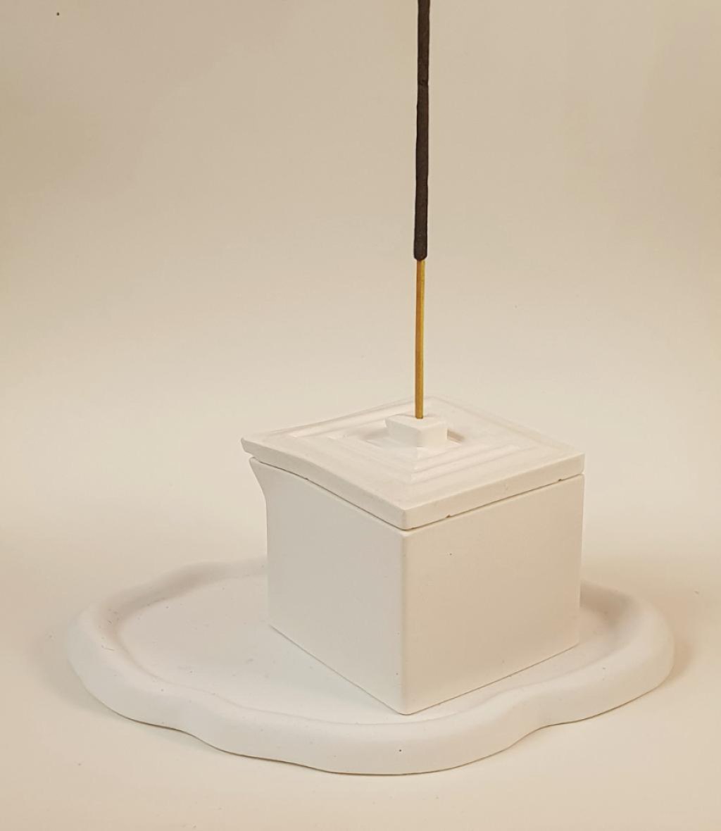 Силиконовая форма  Молочник Квадрат с отверстием для благовония 130